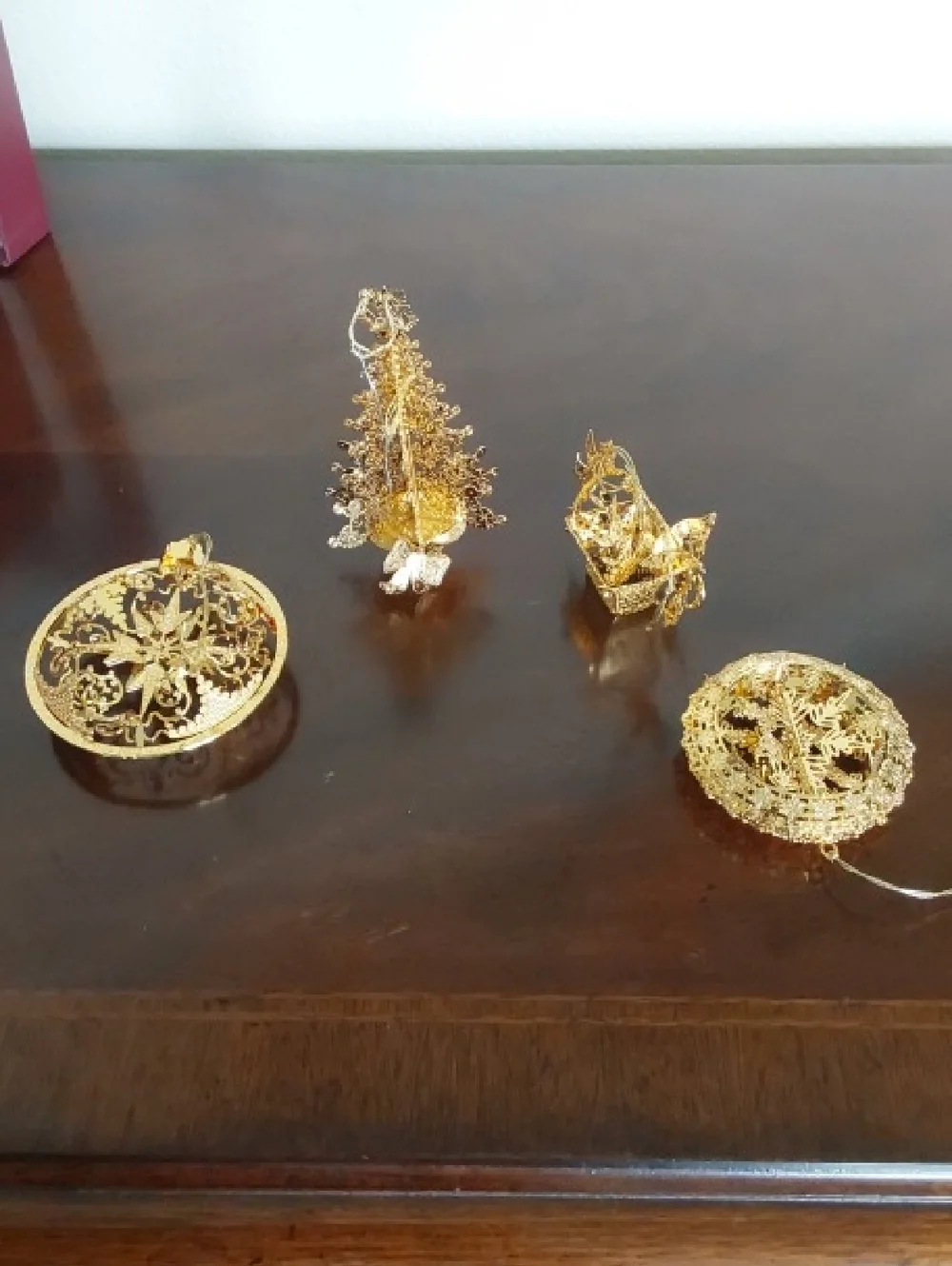 DANBURY  MINT‎ 12 PC  GOLD CHRISTMAS ORNAMENTS  (ANGEL BOX)